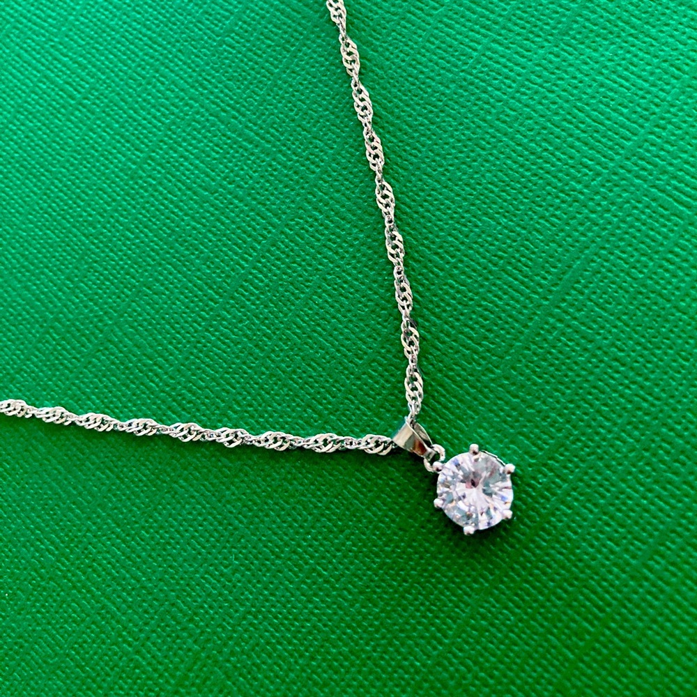 Stud necklace
